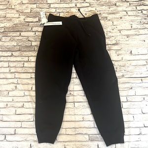 NWT  Aritzia TNA sweat fleece mid weight 330 GSM